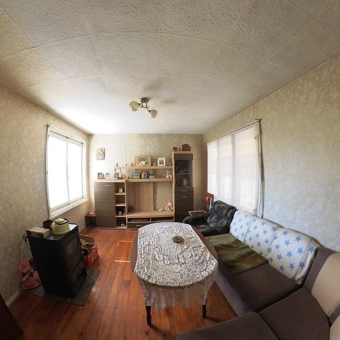 Самостоятелен етаж от къща с двор – гр. Попово, главен булевард