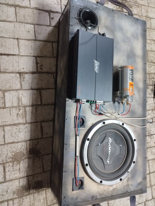 Продам саббуфер в машину акустика