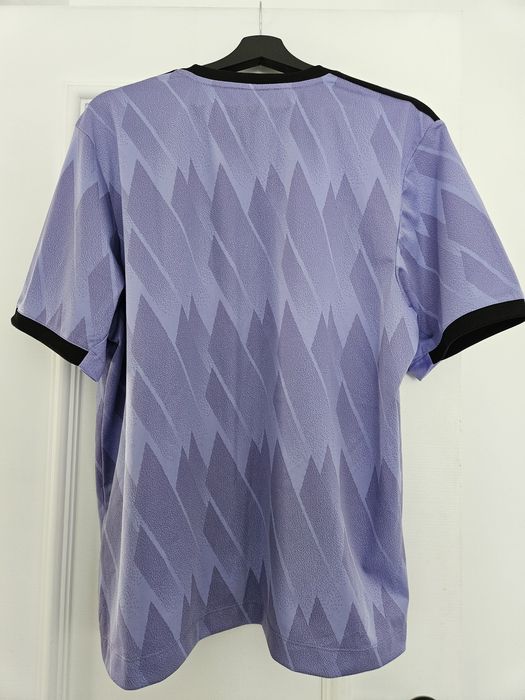 Тениска на Реал Мадрид, сезон 22-33