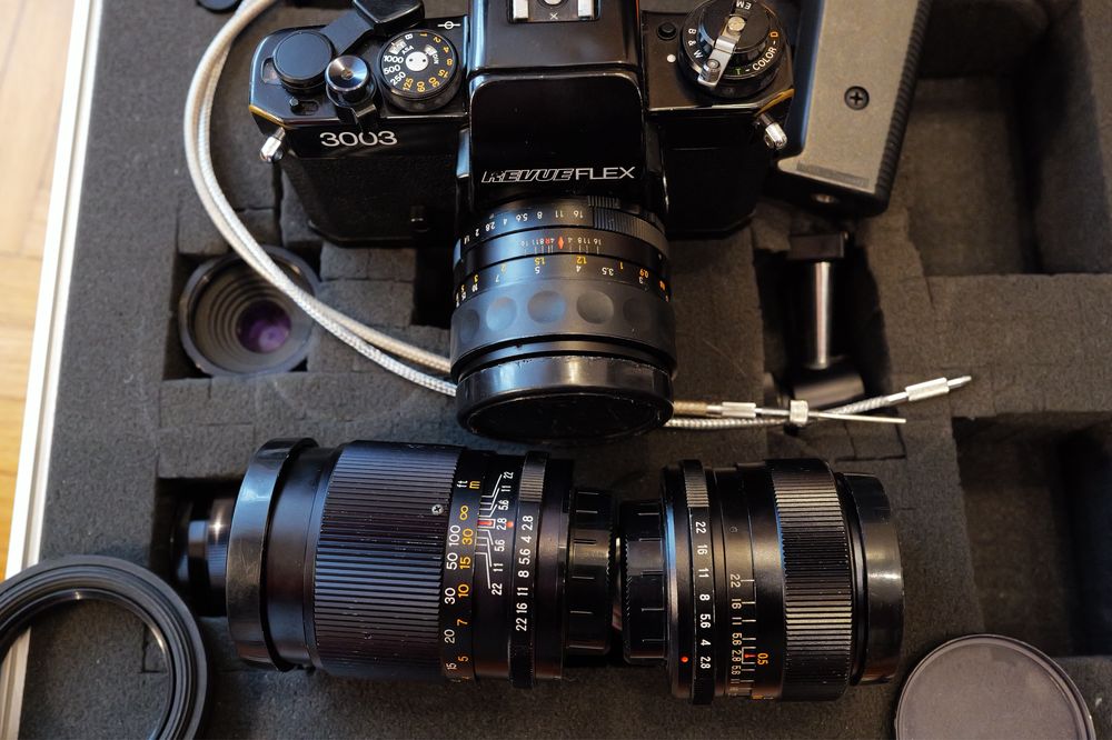 Aparat foto film Revue Flex 3003 cu 3 obiective, geanta aluminiu