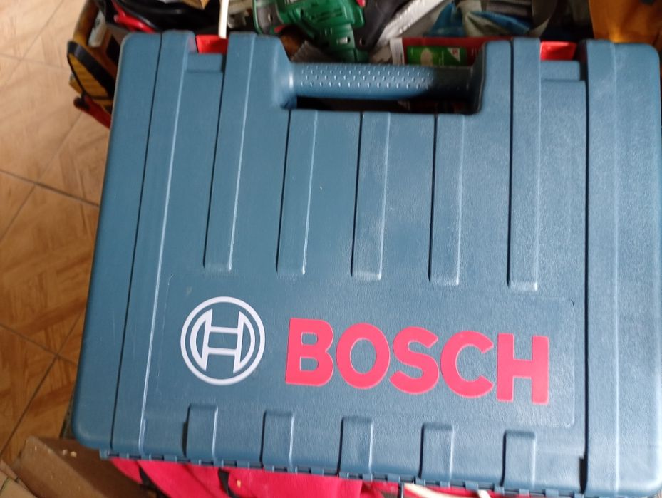 Set bormașină  1500wBosch+ flex Bosch noi preț 550lei fix nu schimb