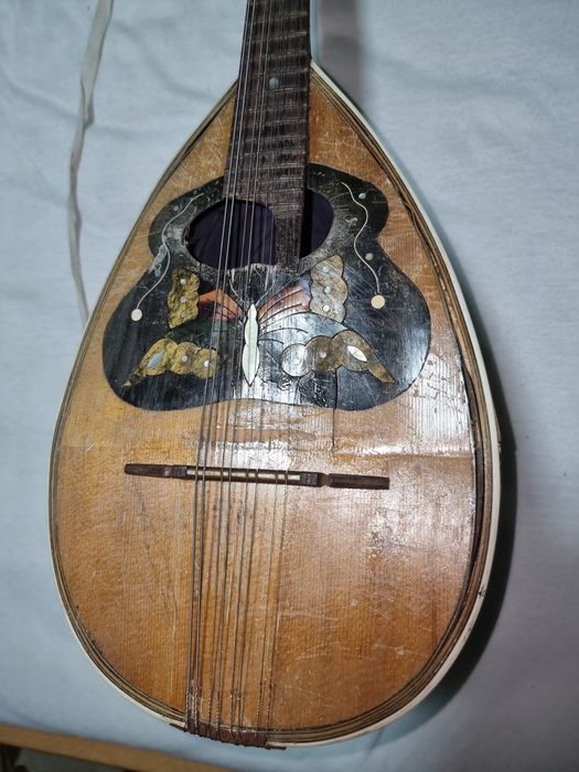 Vand mandolină veche  pentru colecționarivitange.