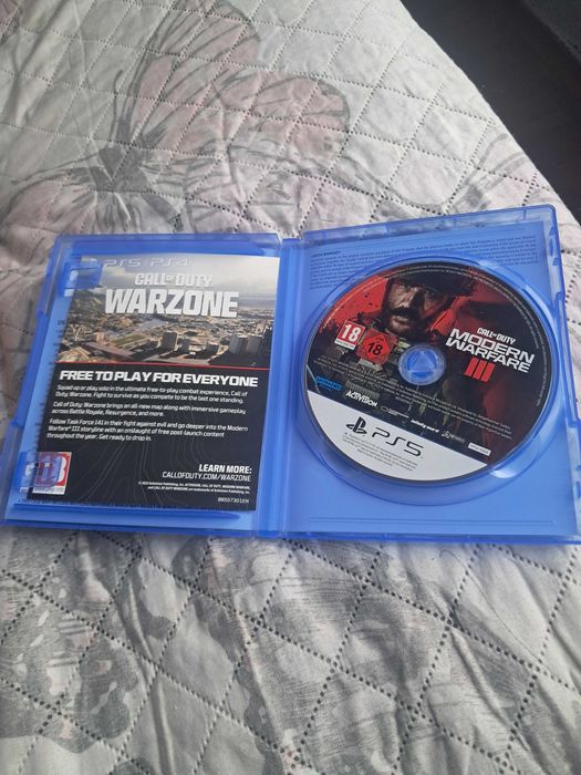 Продавам игра за PlayStation 5 Call of Duty 3
