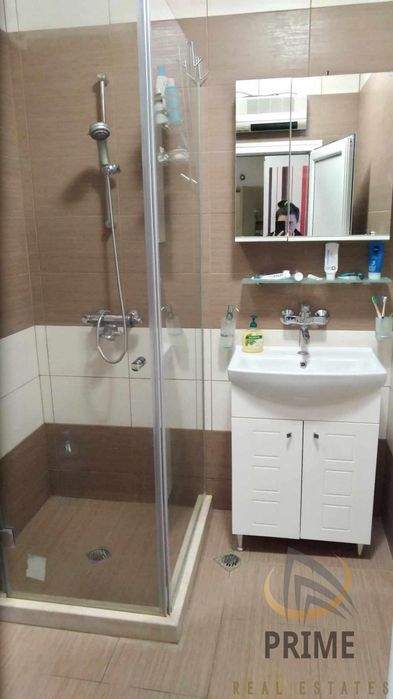 Дава се под наем Тристаен апартамент в Бургас, Център - 92 кв.м за 561 € - Снимка #9