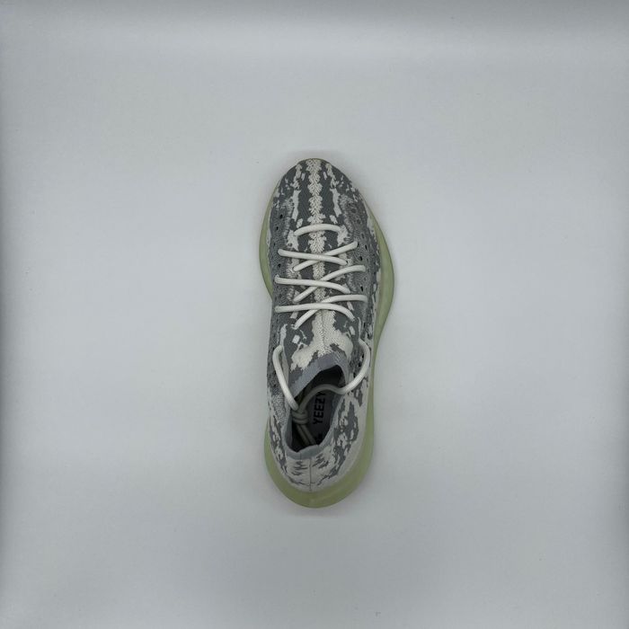 Yeezy 380 Alien  Marimea (Size) 44  100% Authentic