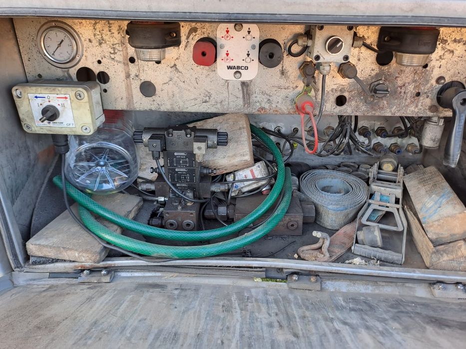 Vând Walking Floor !Preț 9000 euro .