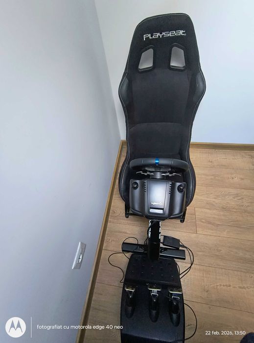 Scaun gaming Playseat cu volan si pedale - nou