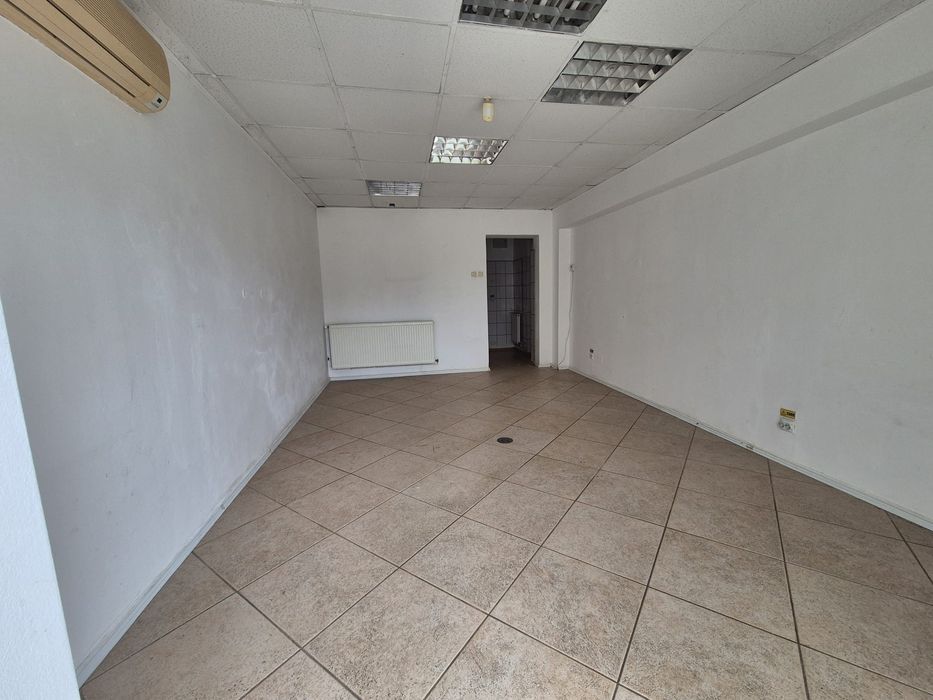 Spațiu comercial aprox 45 mp Ploiești Păltiniș Cantacuzino vizavi taxi
