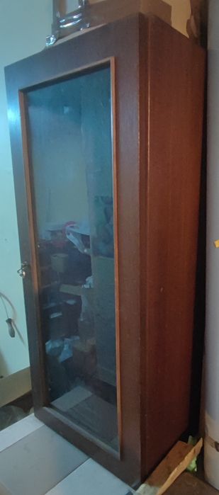 Шкаф с огледален гръб