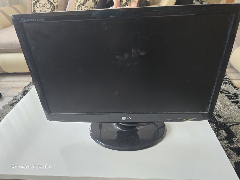 Монитор LG Flatron 21.5 дюймов