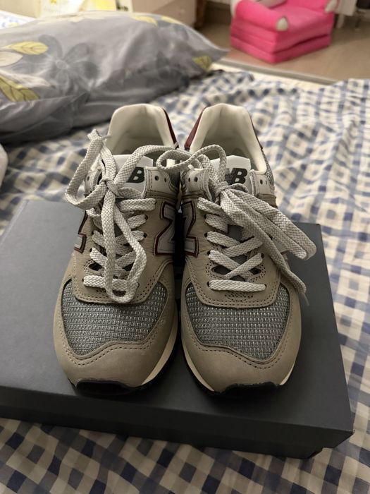Продам  кроссовки New balance 574