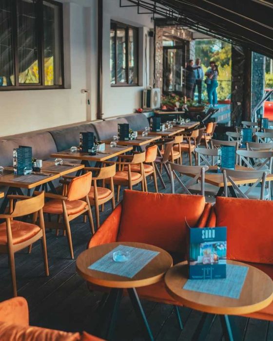Spatiu comercial de inchiriat - restaurant cu terasa – DN1 Busteni