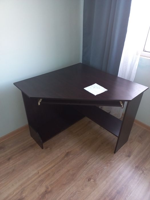 Продавам Бюро ъглово.