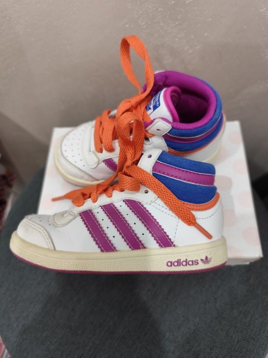 Adidas маратонки за момиче 20 22 23 номер