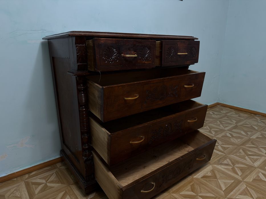 срочно продам старинный комод