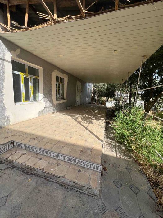 Zangiota.Bozsuv.6xonali uyni 12sotihda yer narxiga sotaman.Barter bor