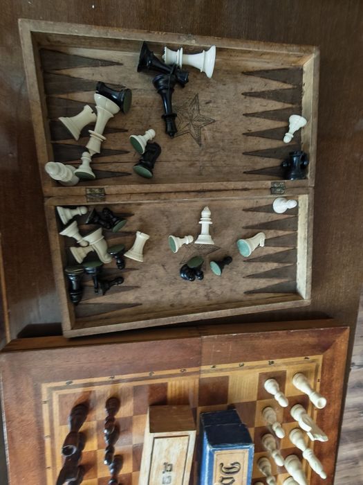 Голям и малък шах и домино