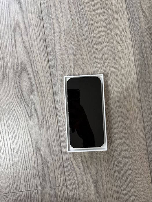 Продавам iphone 14 pro