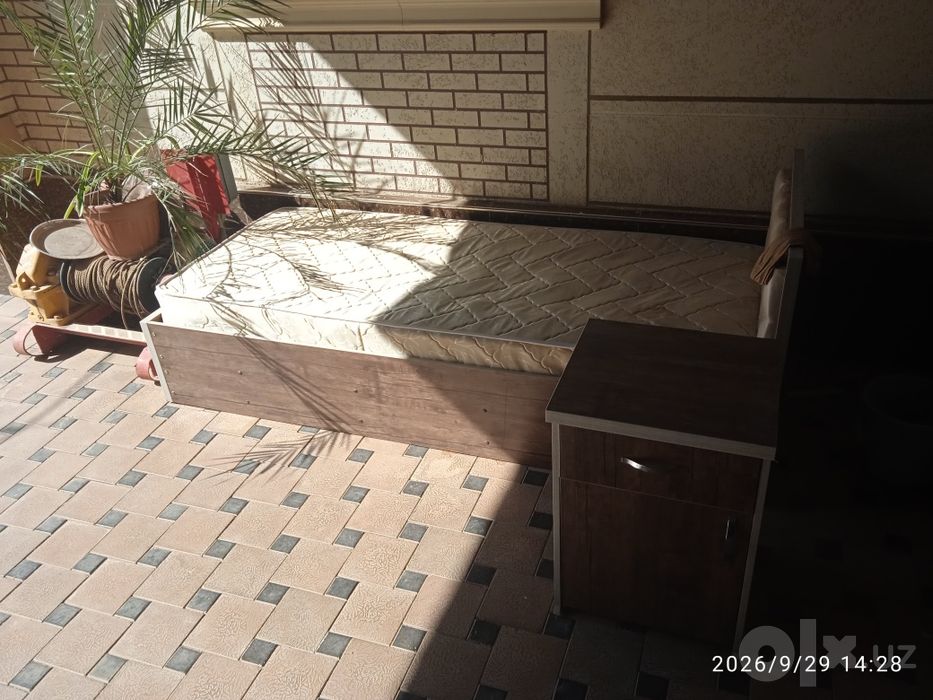 Mebel spalniy bir kishilik zòr holatda
