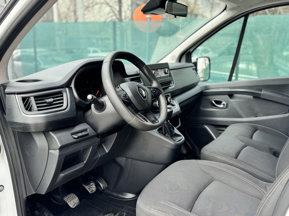Renault Trafic 2023/9 locuri/150cp/pos leasing/tva deductibil.