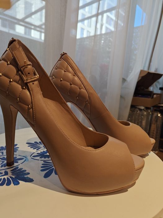 Pantofi GUESS din piele