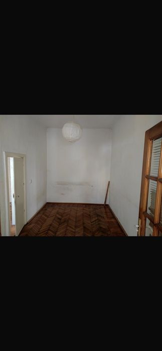 Închiriez casă în Calea Călărașilor ca spațiu pentru depozit