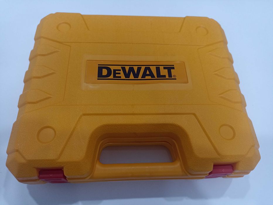 Шуруповерт DeWALT