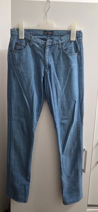 Blugi Armani Jeans,originali,,marimea 26 ,culoare albastru stare foarte buna