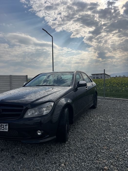 Vând  Mercedes c220 w204