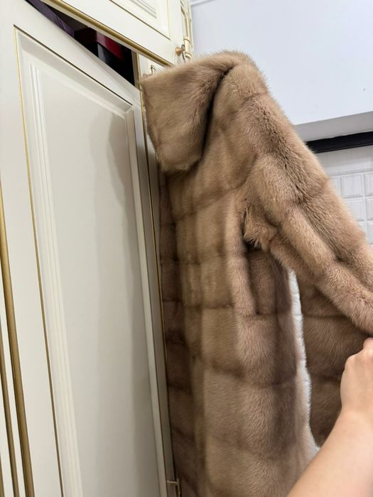Продам шубу норковую