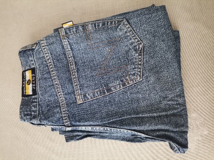 Продавам нови мъжки дънки размер 31,цена 12 лв