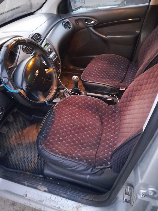 Продаю форд фокус срочно