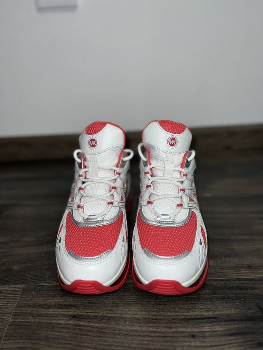 Michael Kors висок модел