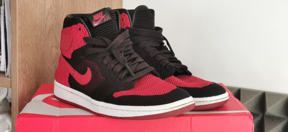 Nike Air Jordan 1 Retro High Flyknit Bred номер 40