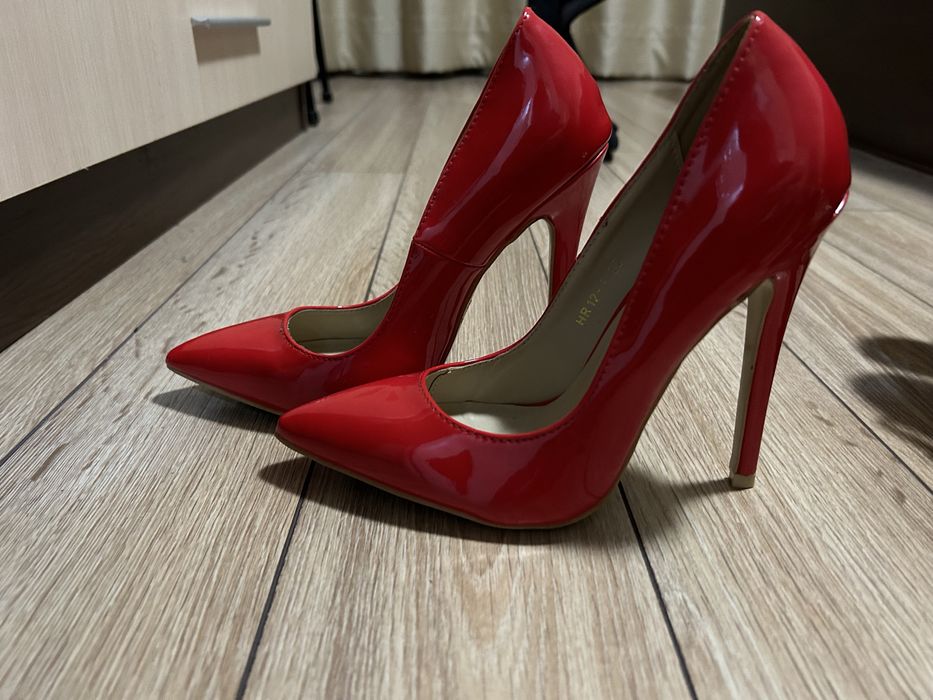 Обувки с ток Shoe Aquarium 35