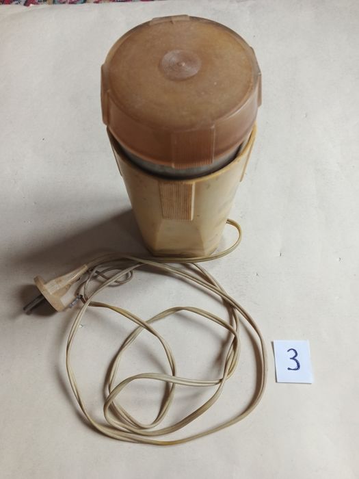 Кофемолки нерабочие.