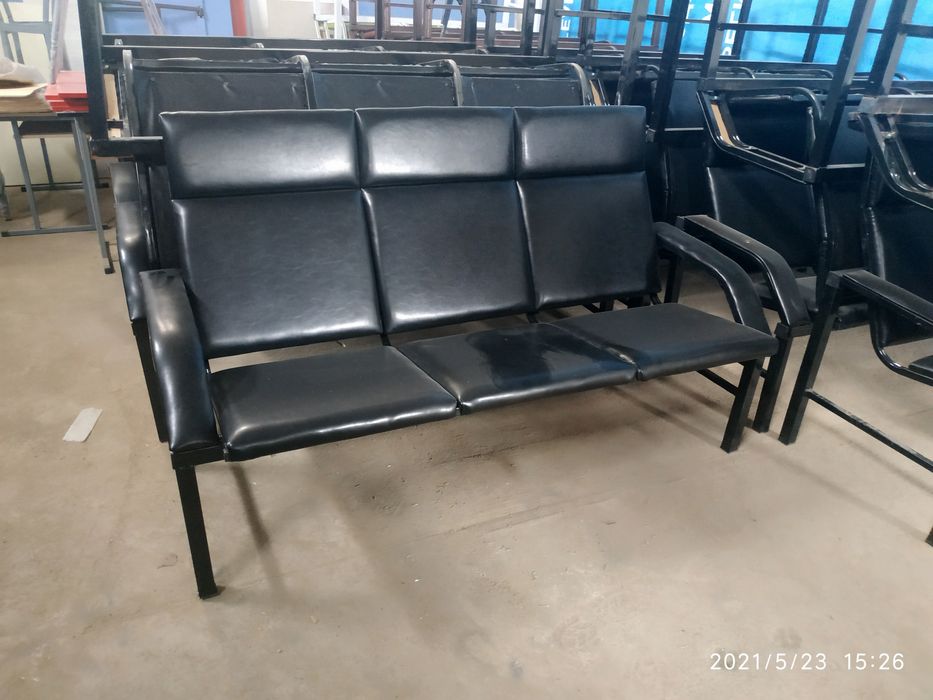 есть в наличии Диван зал ожидания трёхместный.стул Турон есть