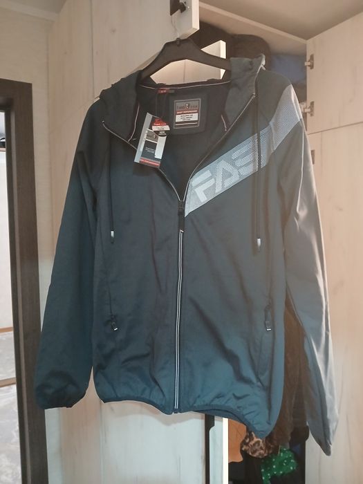 Продам куртку в отличном состоянии