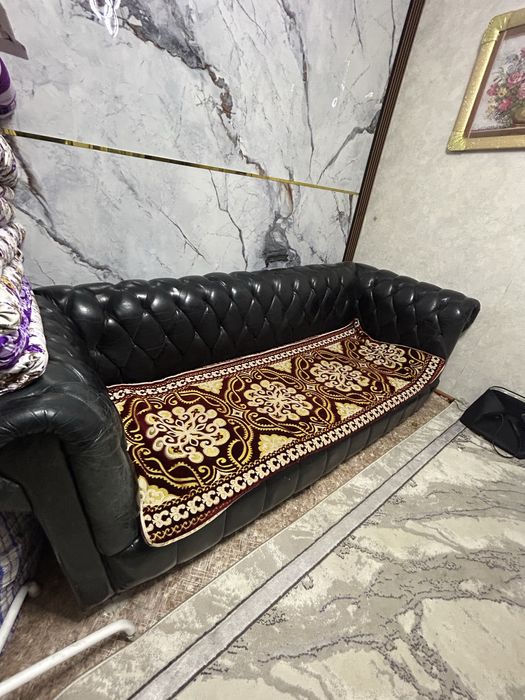 Продам диван в зал