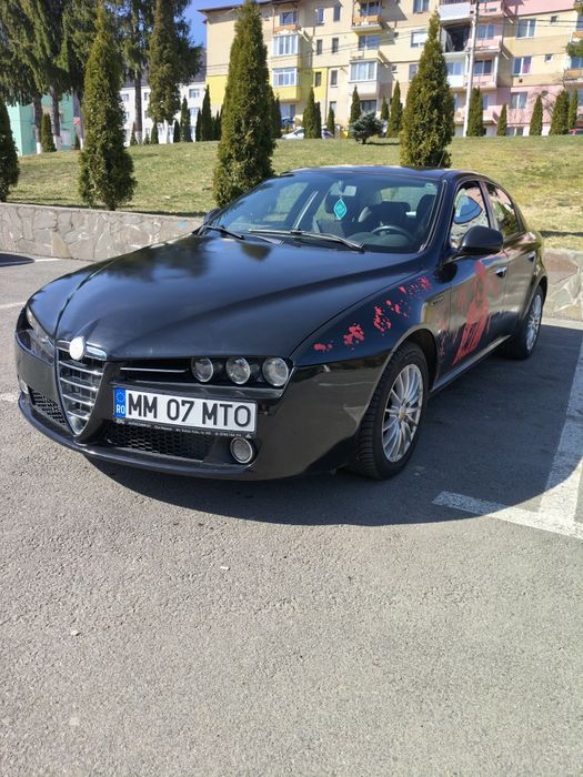 Vând Alfa Romeo 159