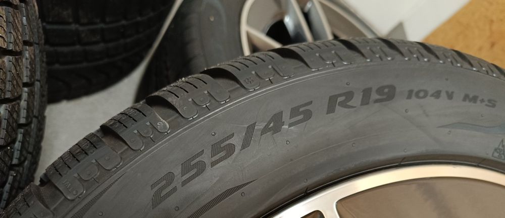 Оригинални джанти спорт пакет  гуми зимни 19 цола Mercedes GT W290