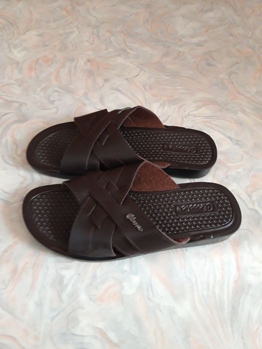 Продам мужские шлепанцы