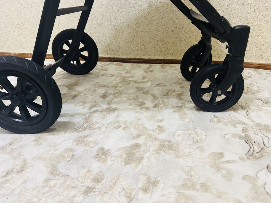 Коляска Lionelo, состояние идеальное , пользовались в основном дома