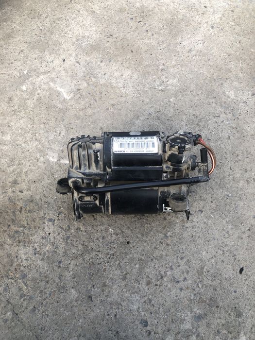 Компрессор пневмы на w 220 мерседес.