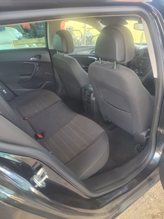 Vând Opel Insignia
