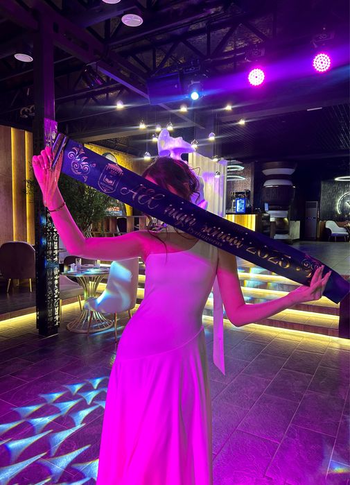 Продаю белое платье