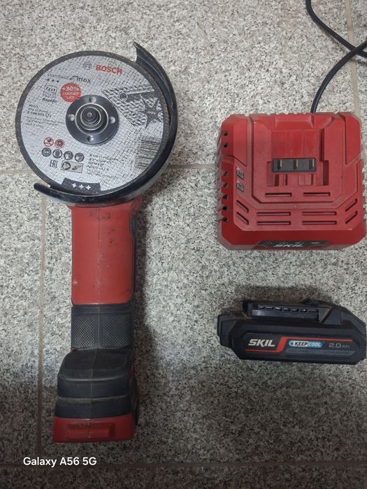 Продавам акумолаторен ъглошлайф SKIL 125m.m. 18V. Отличен.