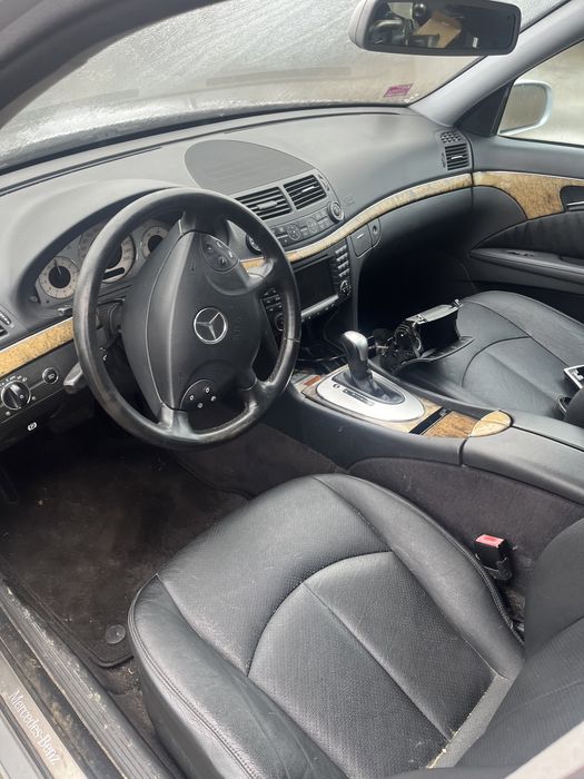 Dezmembrez Mercedes E w211 motor 3.0 4x4