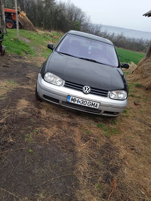 Golf IV 1.4 benzină .
