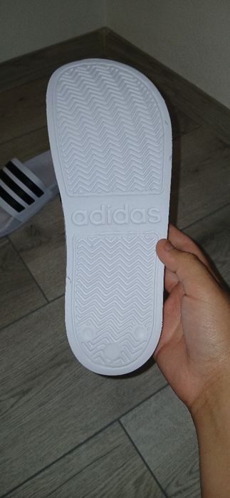 Slapi Adidas Adilette Shower